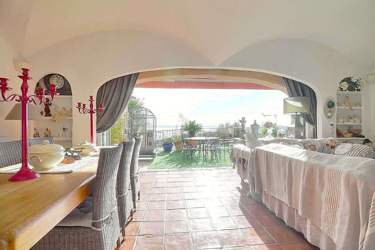 Maison à LES ISSAMBRES