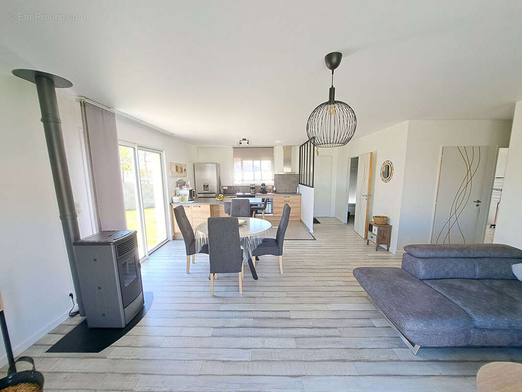 Maison à SAINT-CHRISTOPHE-DU-LIGNERON