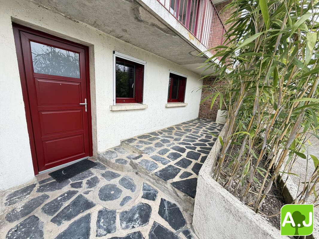 Appartement à IVRY-LA-BATAILLE