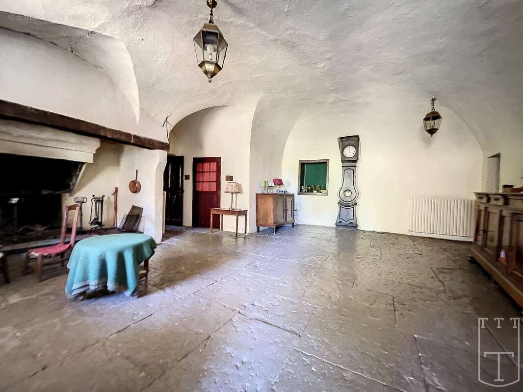 Maison à SAINT-ANDRE-DE-CRUZIERES