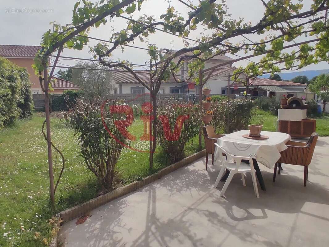 Maison à ROUSSILLON