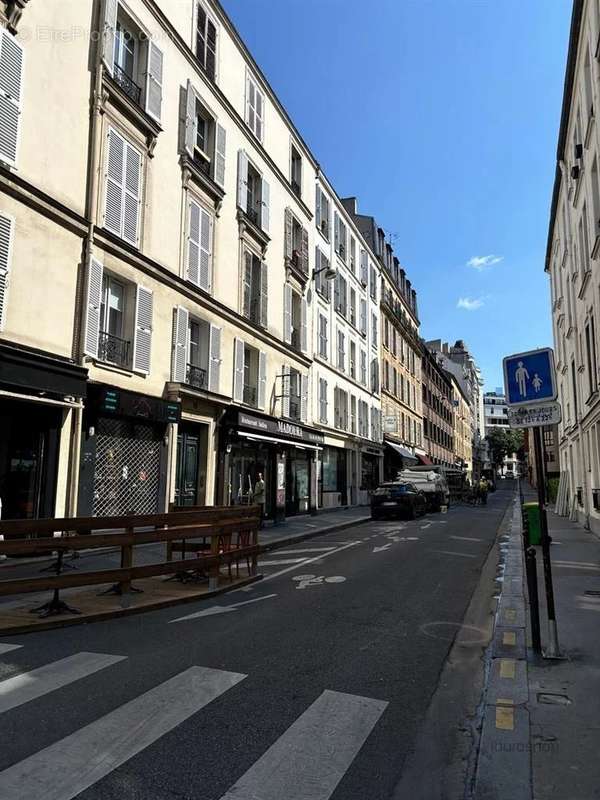 Commerce à PARIS-11E