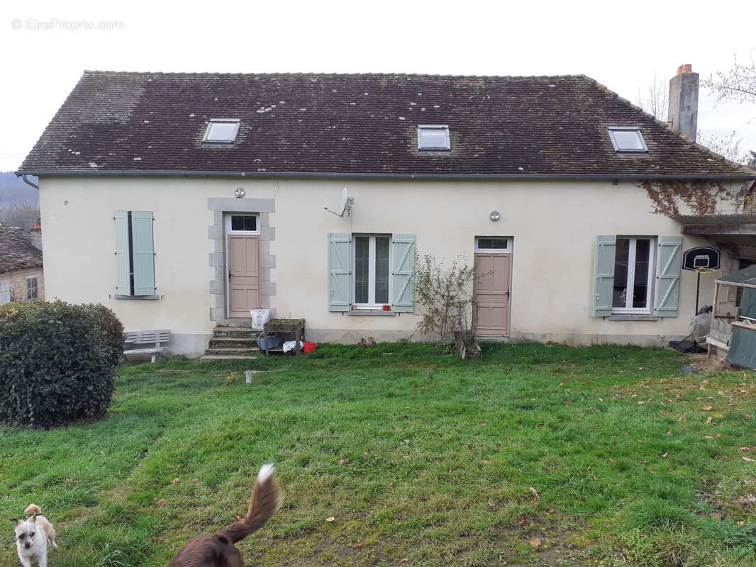 Maison à SAINT-HILAIRE-LES-PLACES