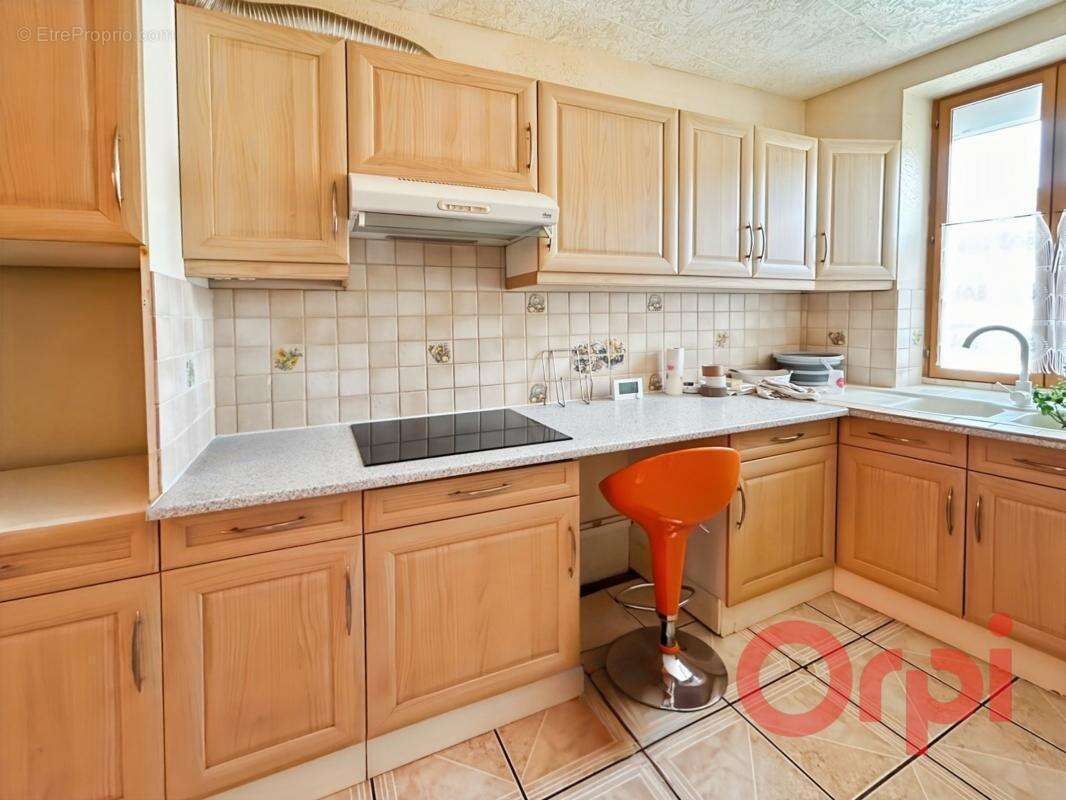 Maison à DUN-SUR-AURON