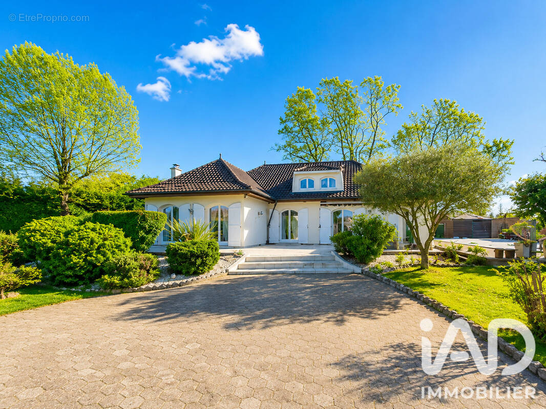 Photo 1 - Maison à SAINT-DENIS-DE-PILE