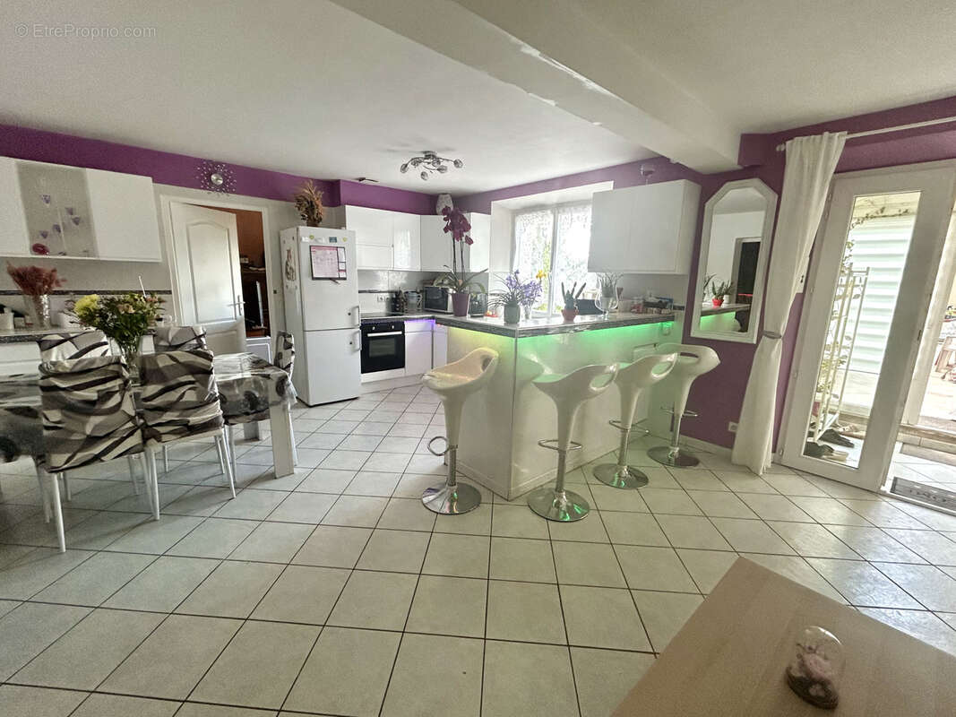 Maison à SURY-LE-COMTAL