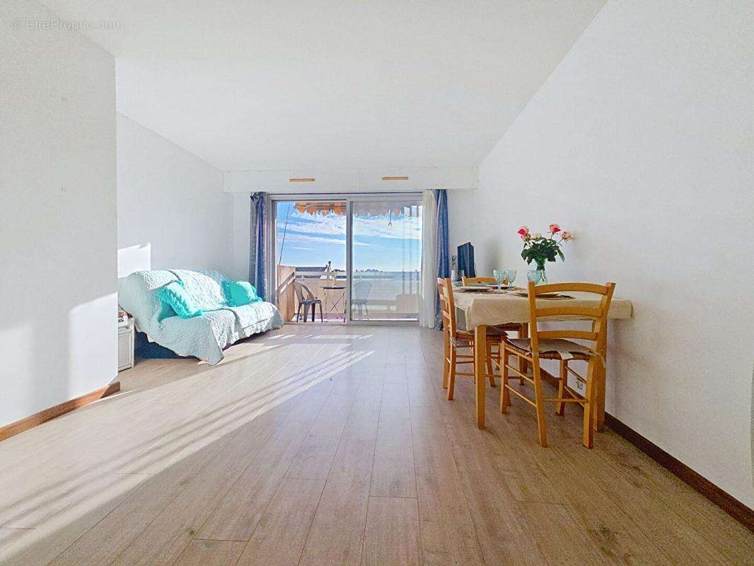 Appartement à CARQUEIRANNE