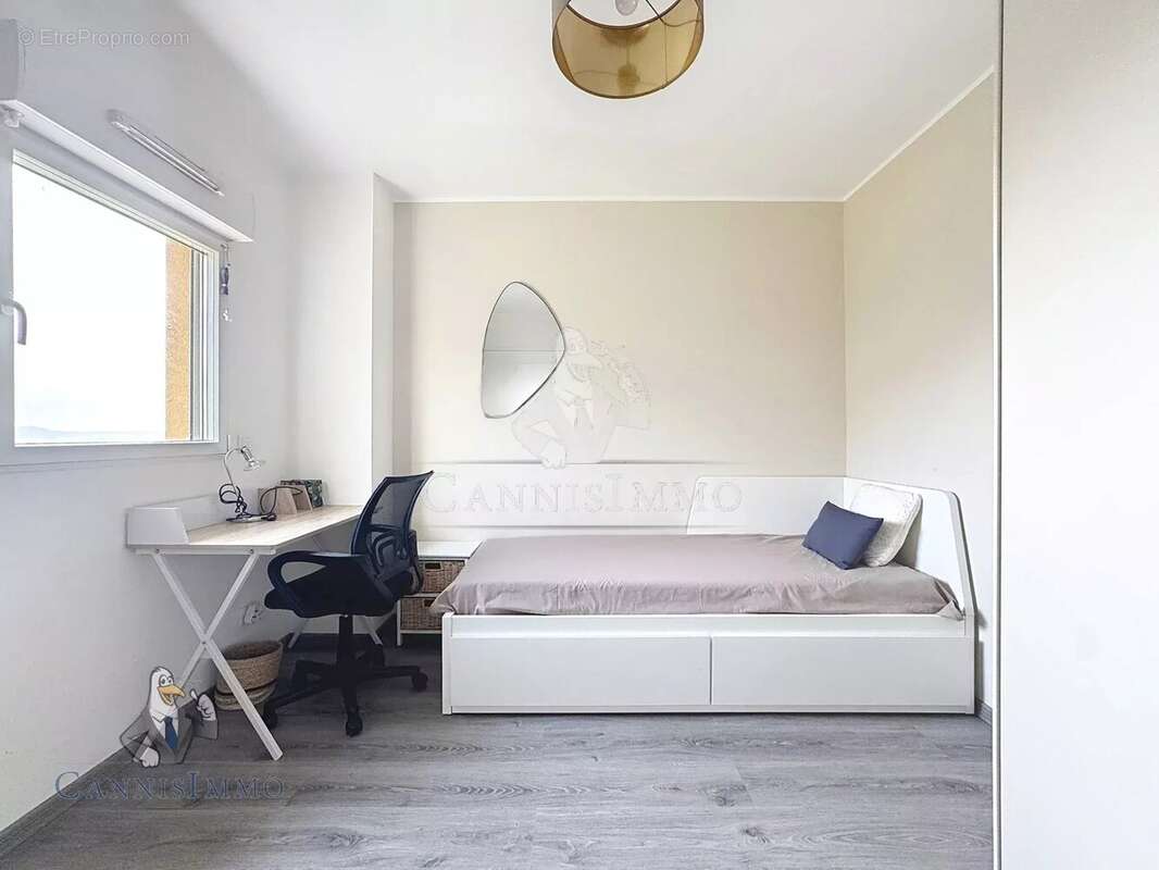 Appartement à MANDELIEU-LA-NAPOULE