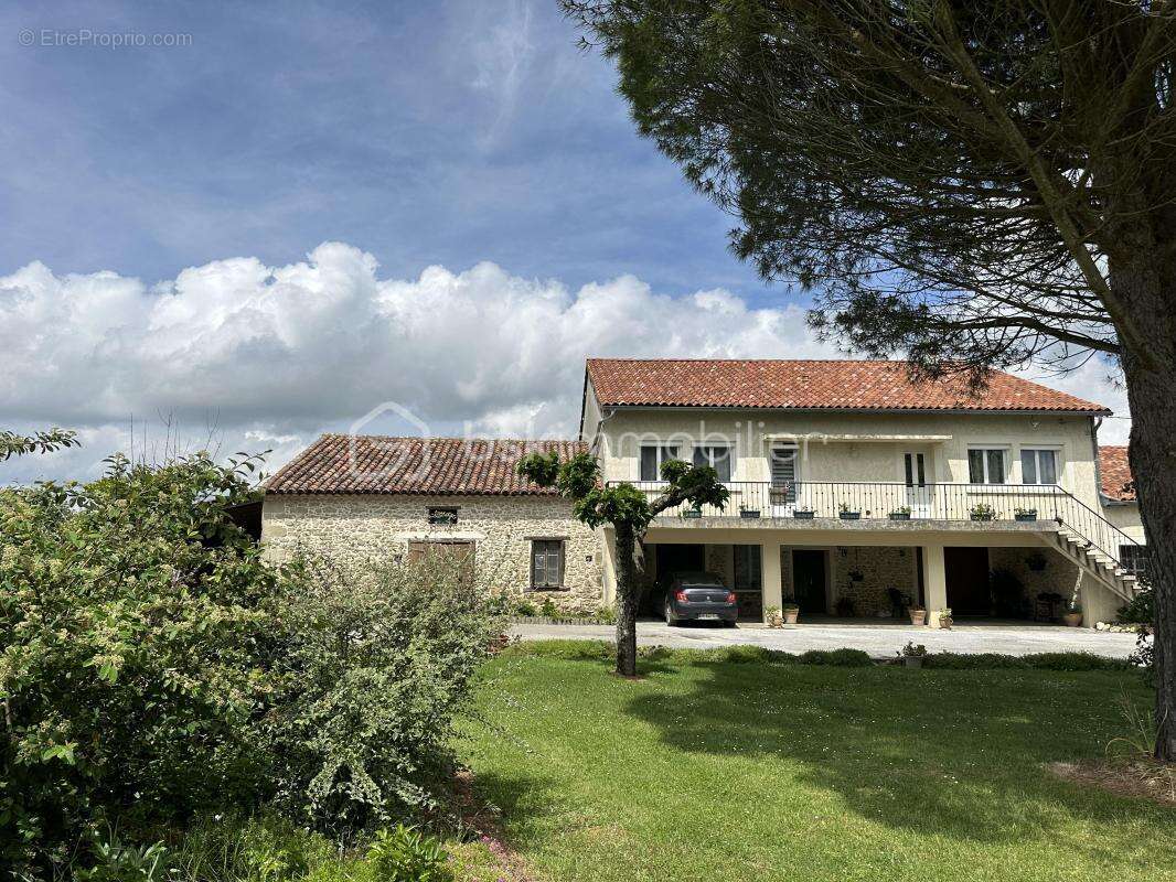Maison à AURIAC-SUR-VENDINELLE
