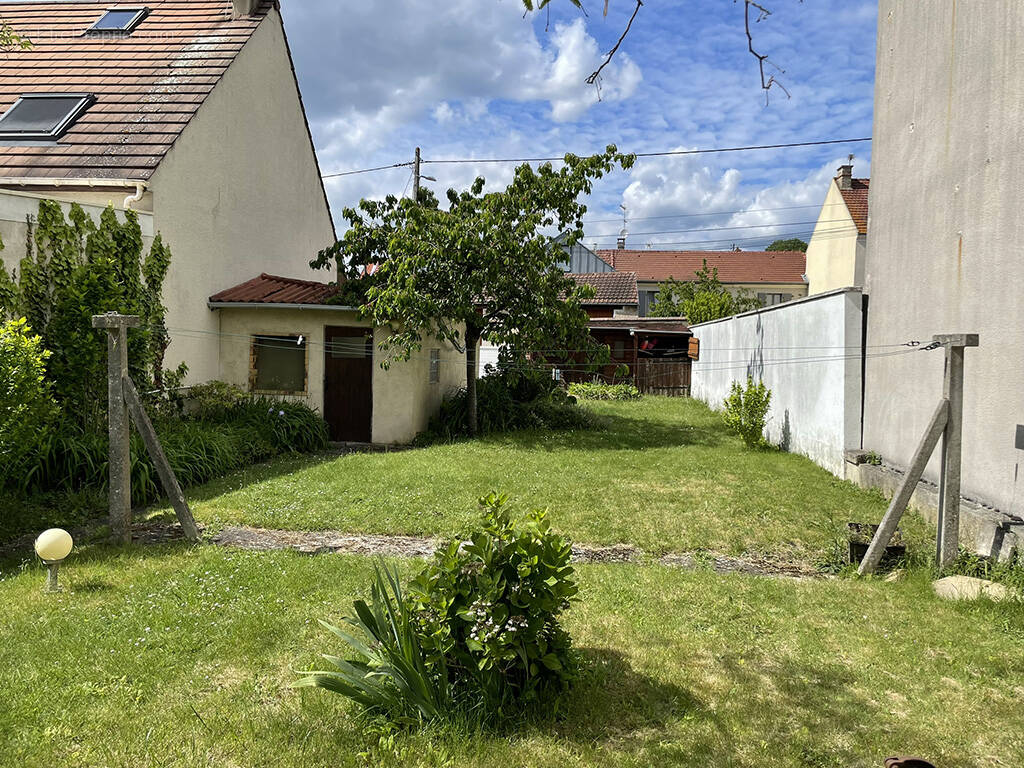Terrain à BESSANCOURT