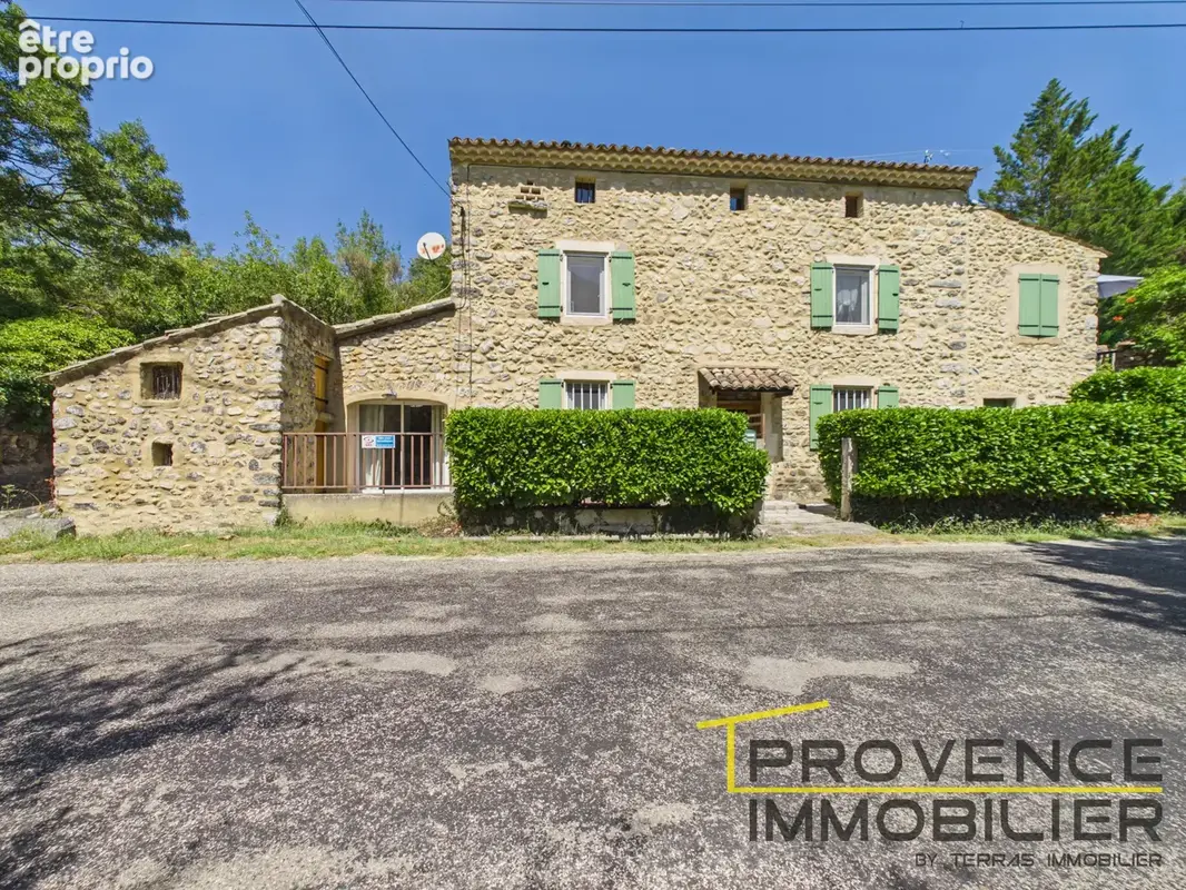 Maison en pierre avec piscine sur plus de 6 000 m2 de terrain avec piscine - 20 min de Montélimar - photo 2