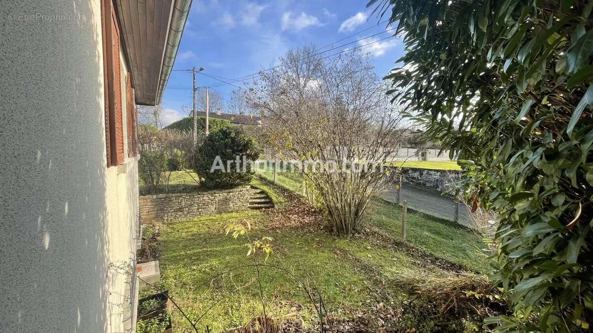 Maison à LONS-LE-SAUNIER