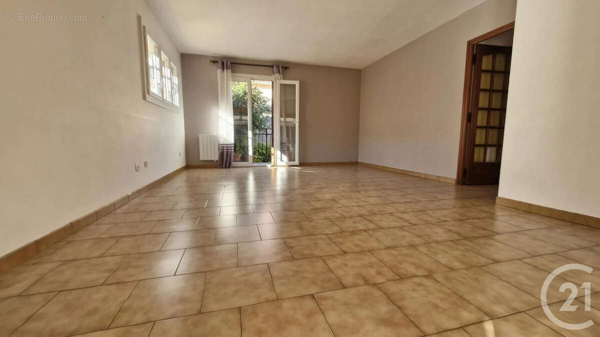 Maison à SIX-FOURS-LES-PLAGES