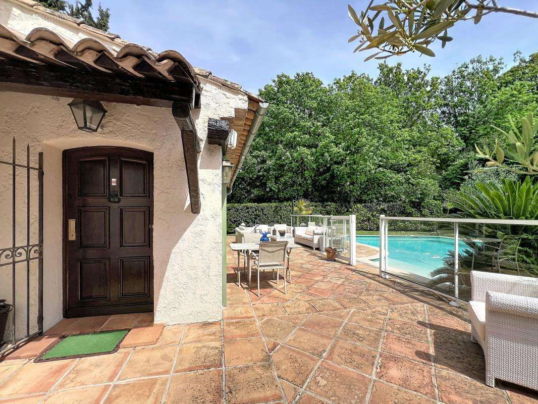 Maison à MOUGINS
