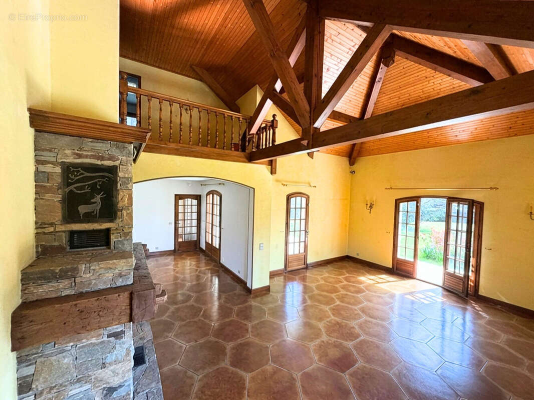Maison 222 m² à Reignier  - photo 8