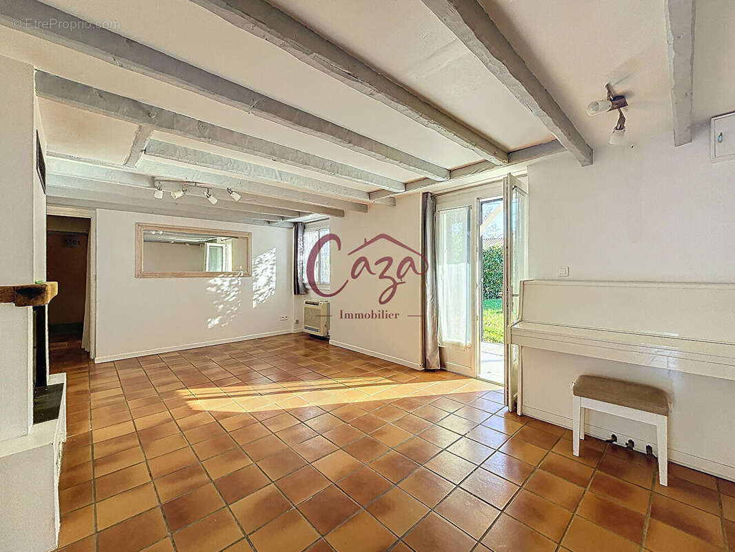 Maison à CAMBLANES-ET-MEYNAC