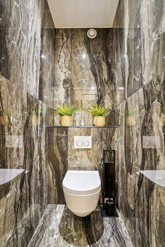 Appartement à COURBEVOIE