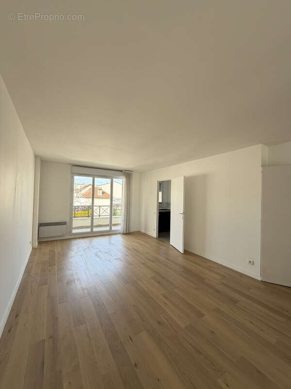 Appartement à LA GARENNE-COLOMBES