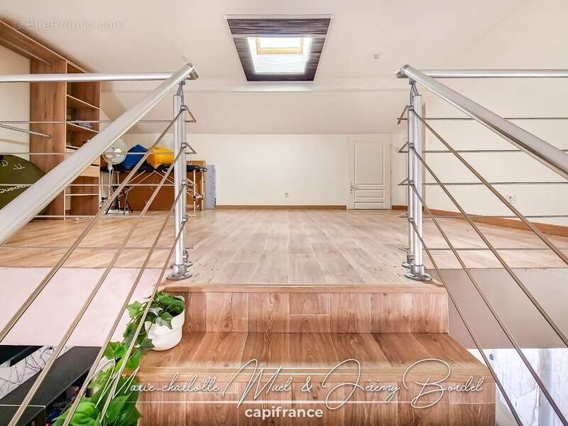 Grande maison familiale avec logement indépendant, garages et dépendances - photo 26