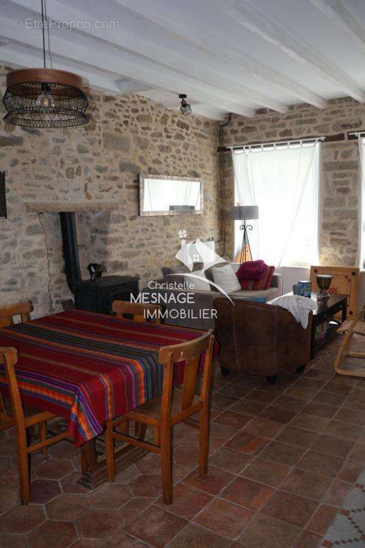 À vendre chez Christelle Mesnage Immobilier, DINAN CENTRE-VI - photo 4
