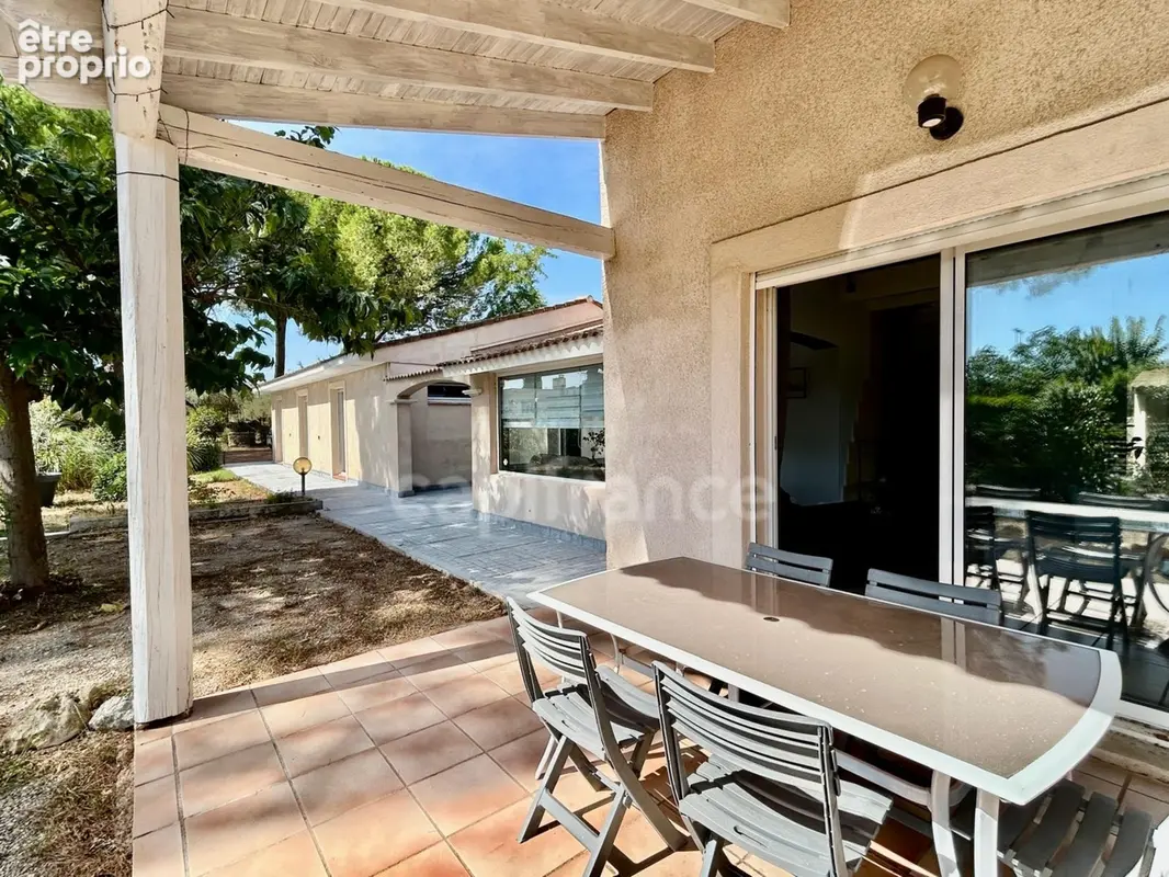Maison de plain-pied 5 pièces de 204 m² avec piscine sur plus de 2 000 m² de terrain COURNONTERRAL (34) - photo 3