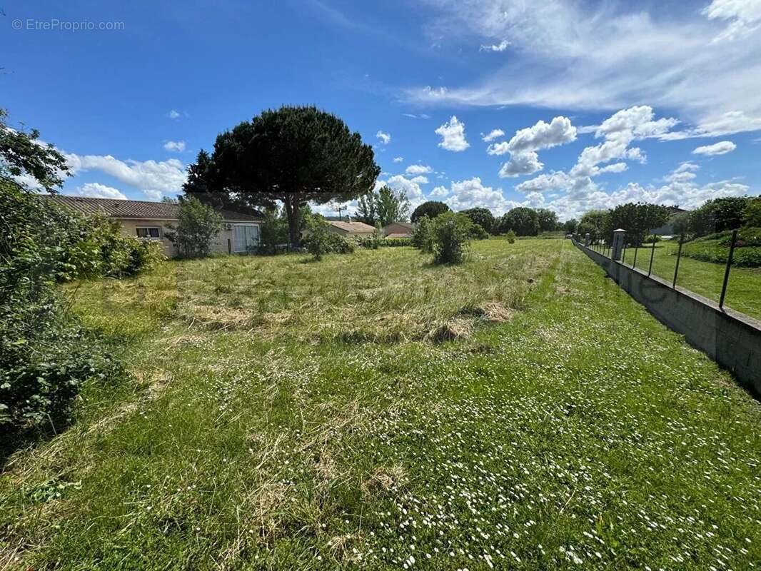 Terrain à MENVILLE