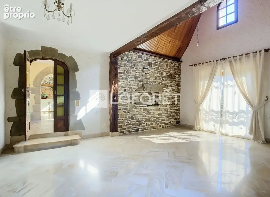 Maison Lassy  - 2 grands séjours - 5 chambres - 200 m2 - photo 7