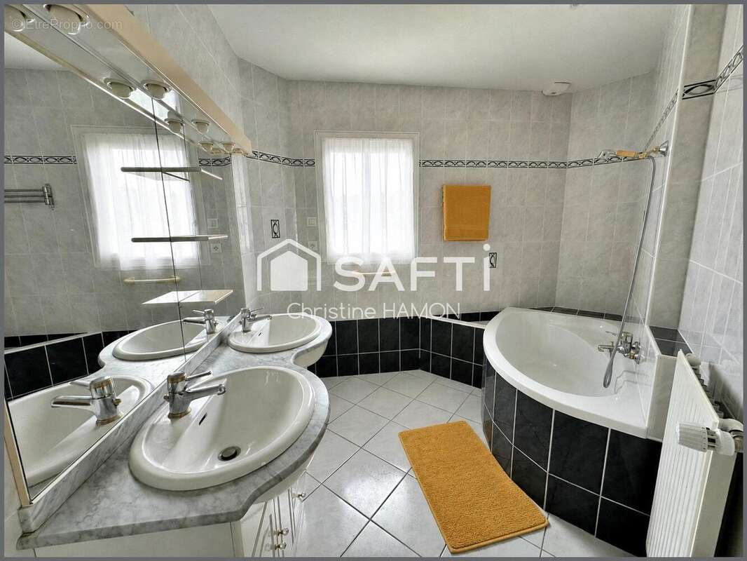 Photo 7 - Maison à LA TURBALLE