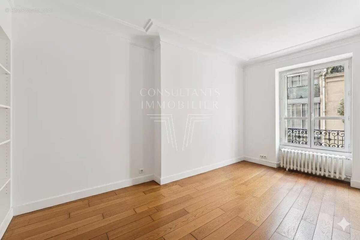 Appartement à PARIS-6E