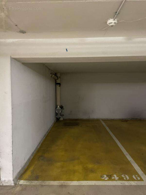 Parking à PARIS-15E