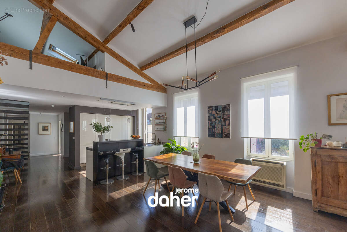 Appartement à MARSEILLE-7E