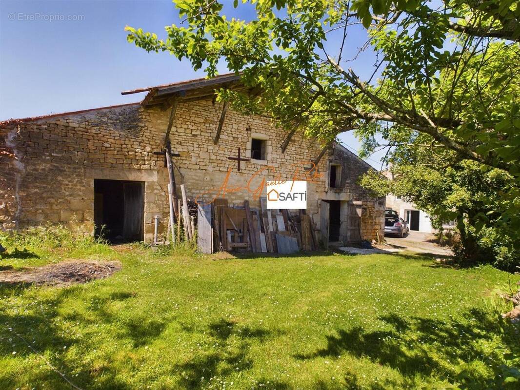 Photo 1 - Maison à PLASSAY