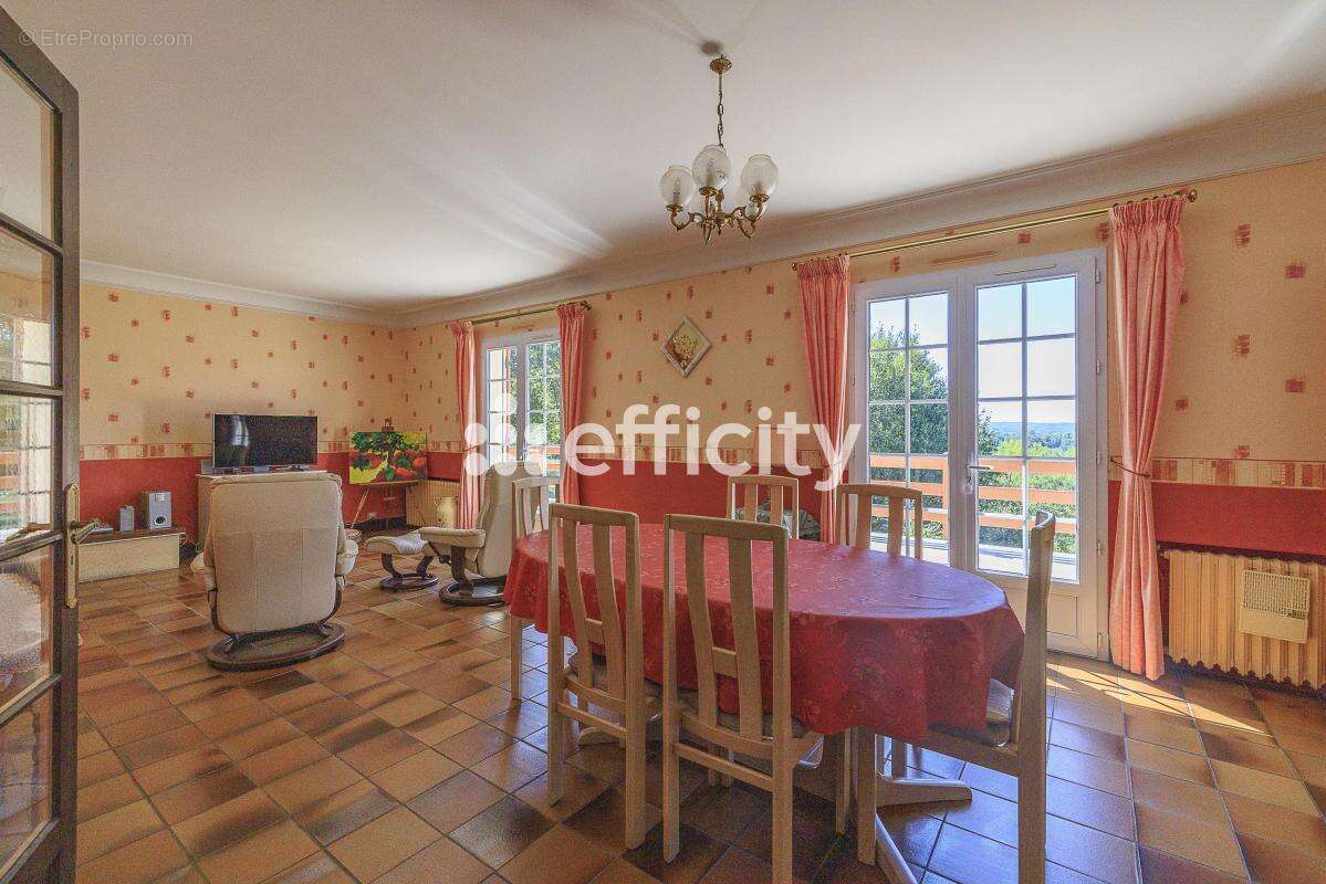 Maison 162 m² à Montpon-Menesterol  - photo 3