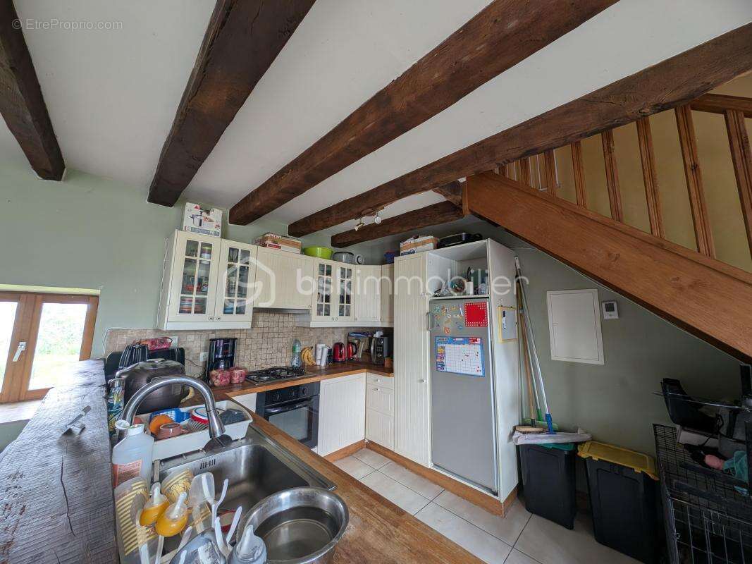 Maison de campagne offrant un beau potentiel ! - photo 2
