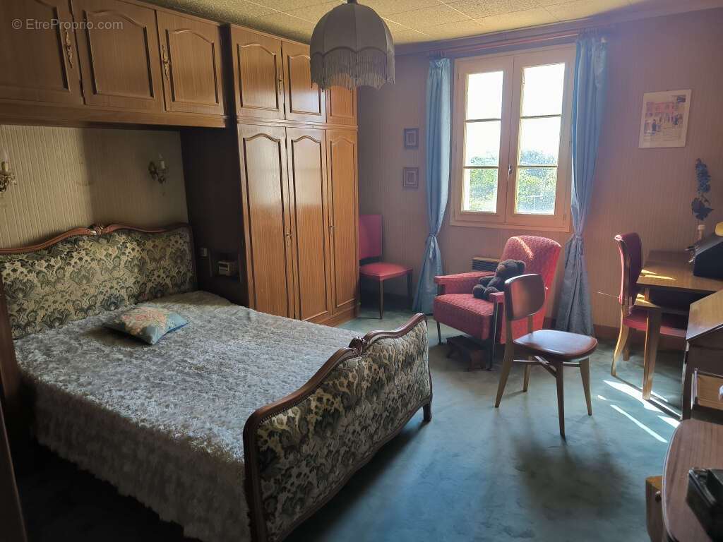 Maison à SAINT-PEREUSE