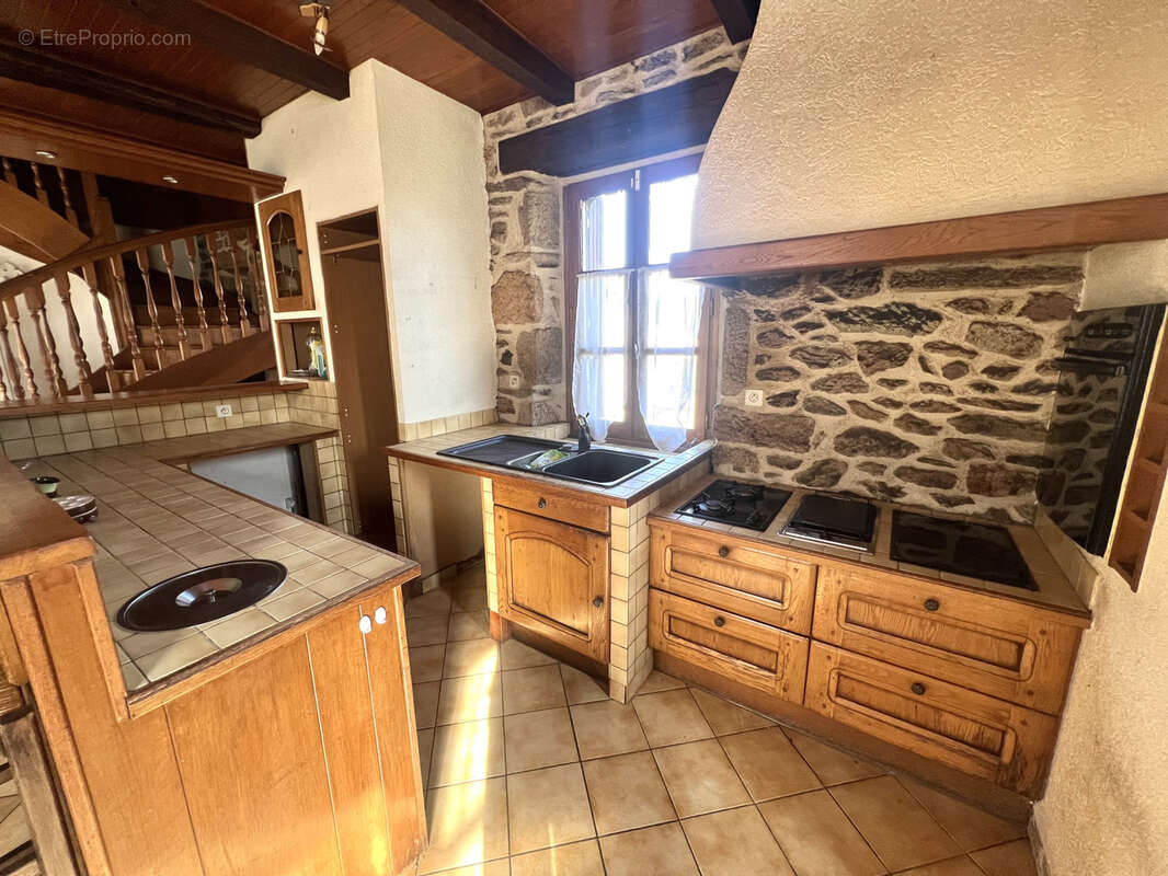 Maison à LAFAGE-SUR-SOMBRE