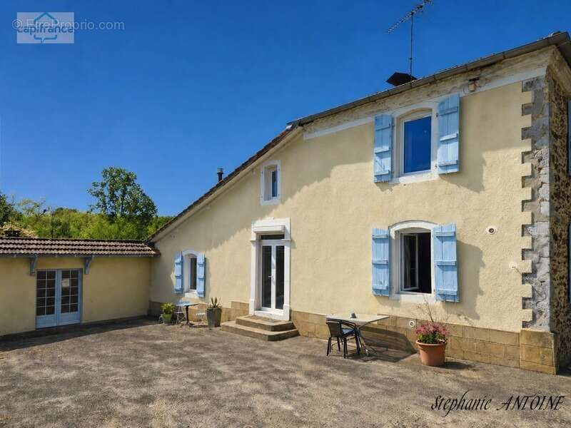 Propriété de caractère – 6,7 hectares – dépendances – ossages - photo 2