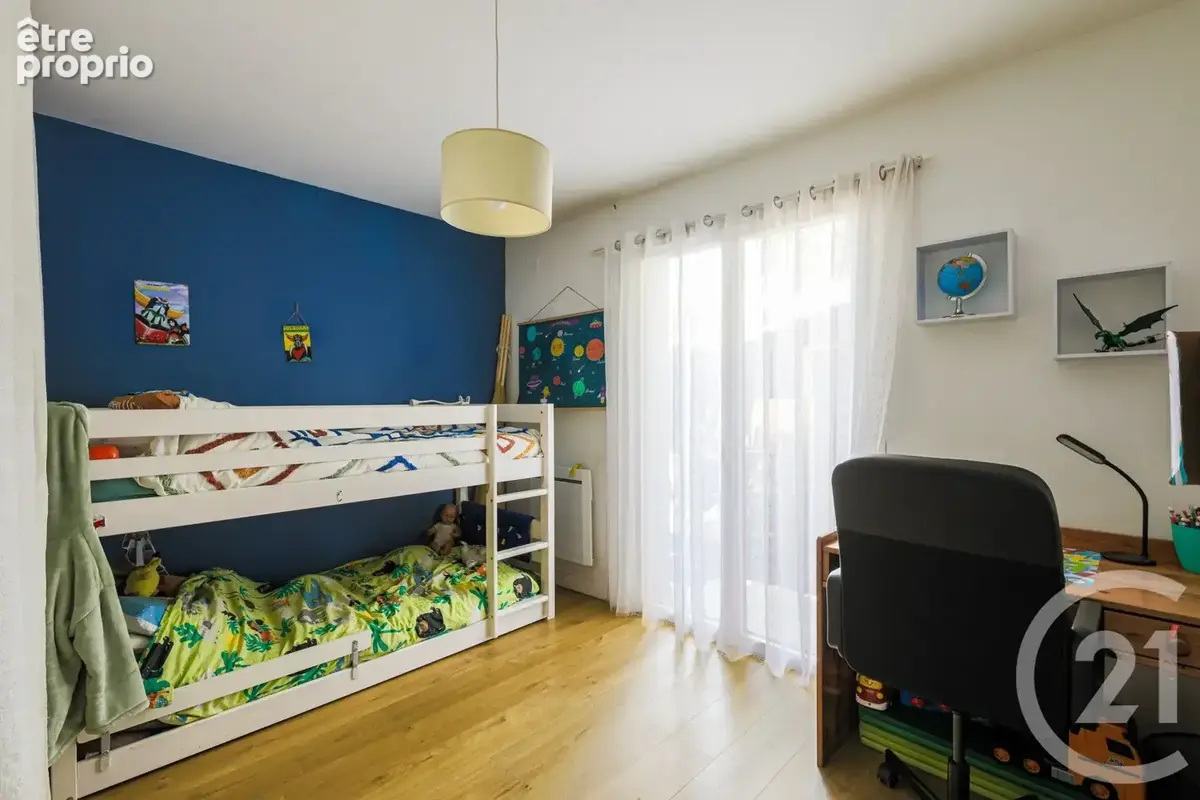 Appartement 83 m² à Fontaine  - photo 12