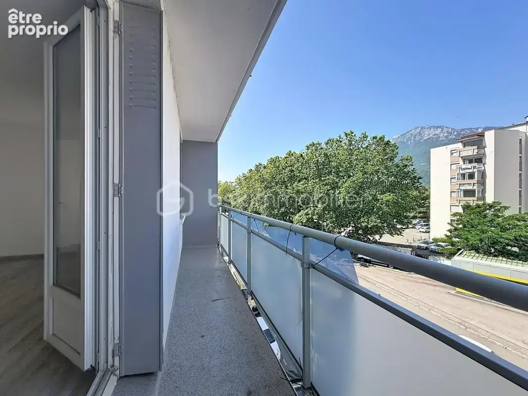 Appartement T4 (transformé en T3) avec balcon - photo 3