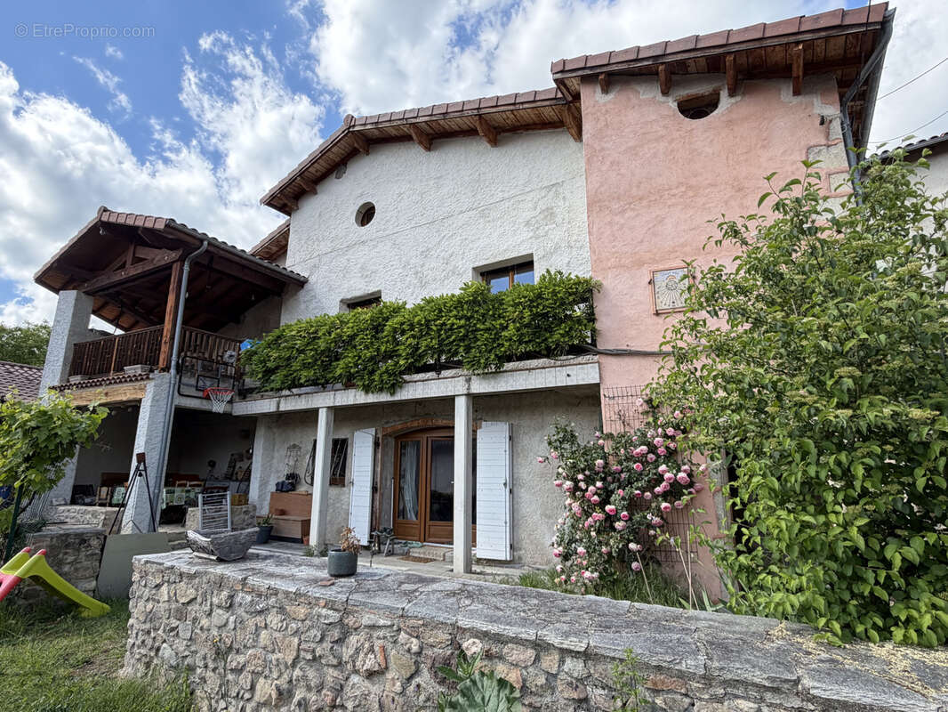 Maison à AUBUSSON-D'AUVERGNE