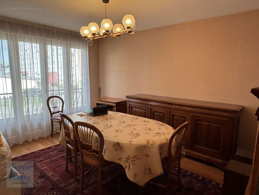 Maison à CHATENOY-LE-ROYAL