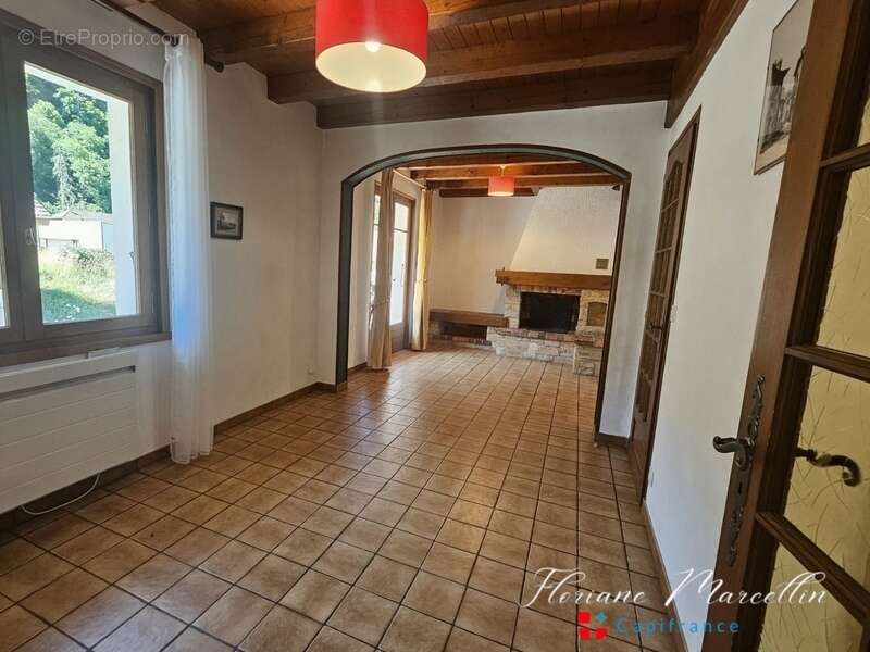 Maison avec 2 appartements indépendants - VOUGY (74) - photo 12