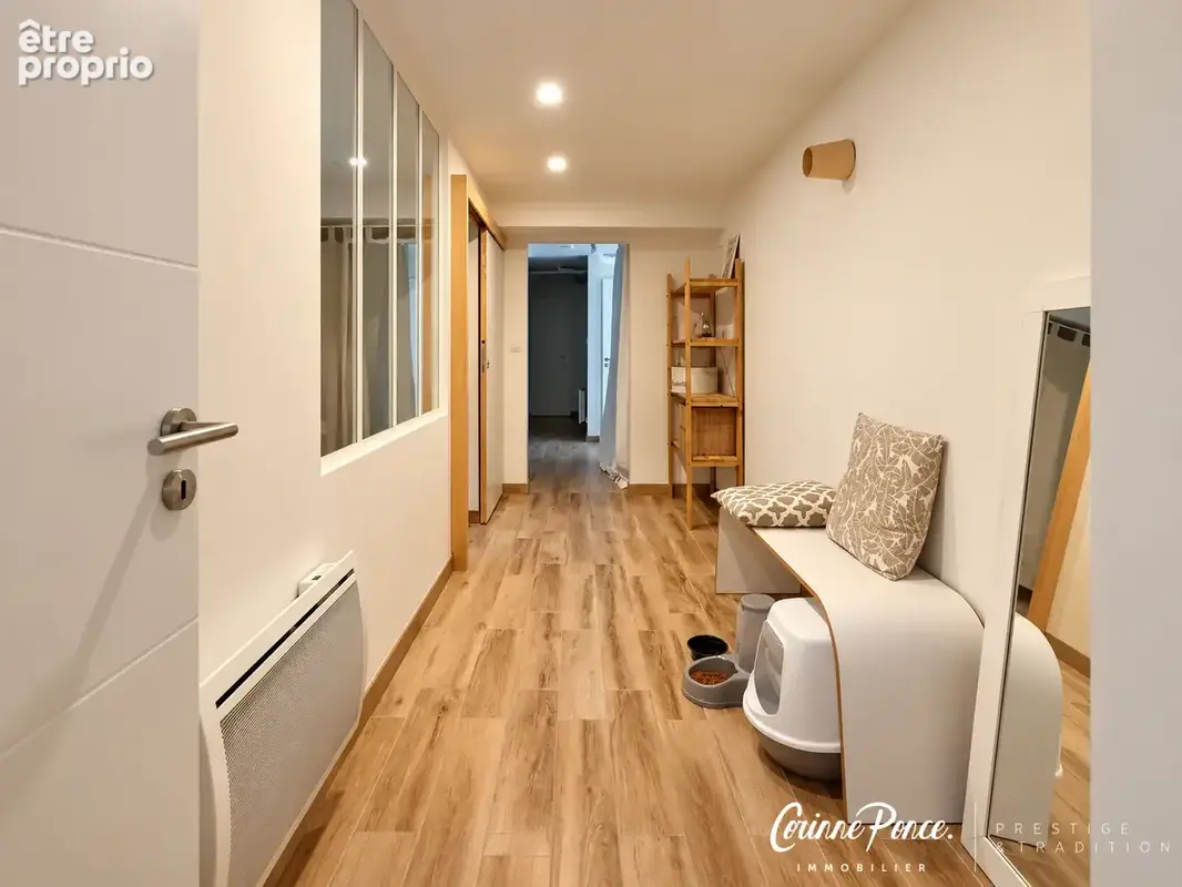 Villa rénovée contemporaine avec piscine, dépendance et atelier - photo 13