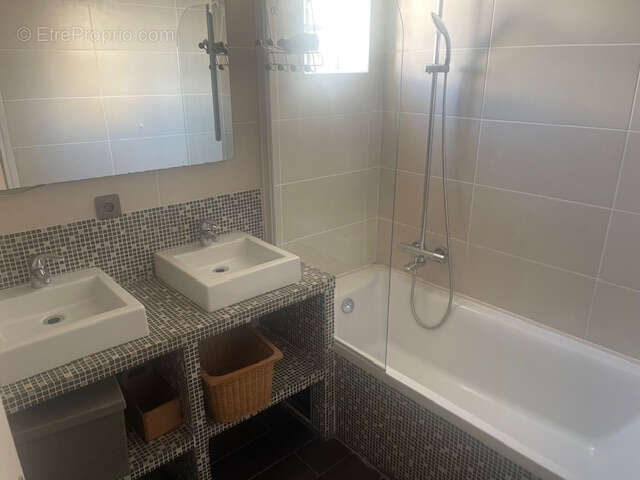 Appartement à MARSEILLE-2E