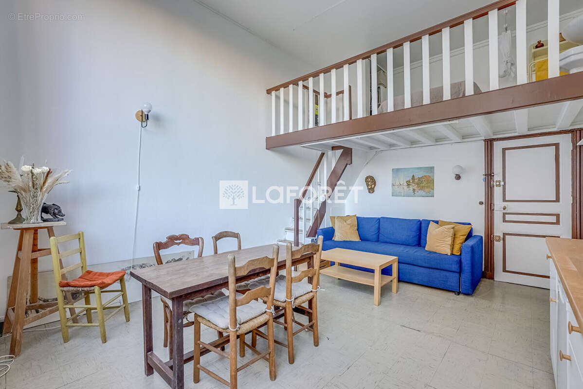 Appartement à PARIS-14E
