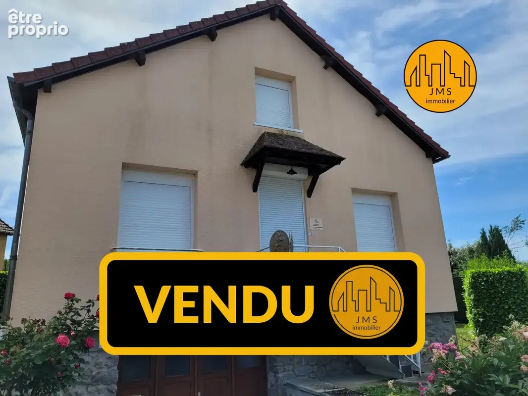 Maison à LE MONTET