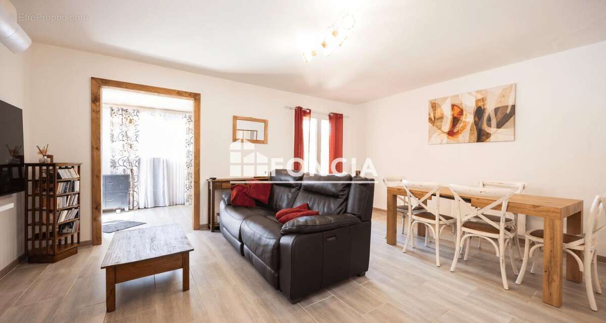 Rare sur la commune – maison rénovée entre mer et village ! - photo 4