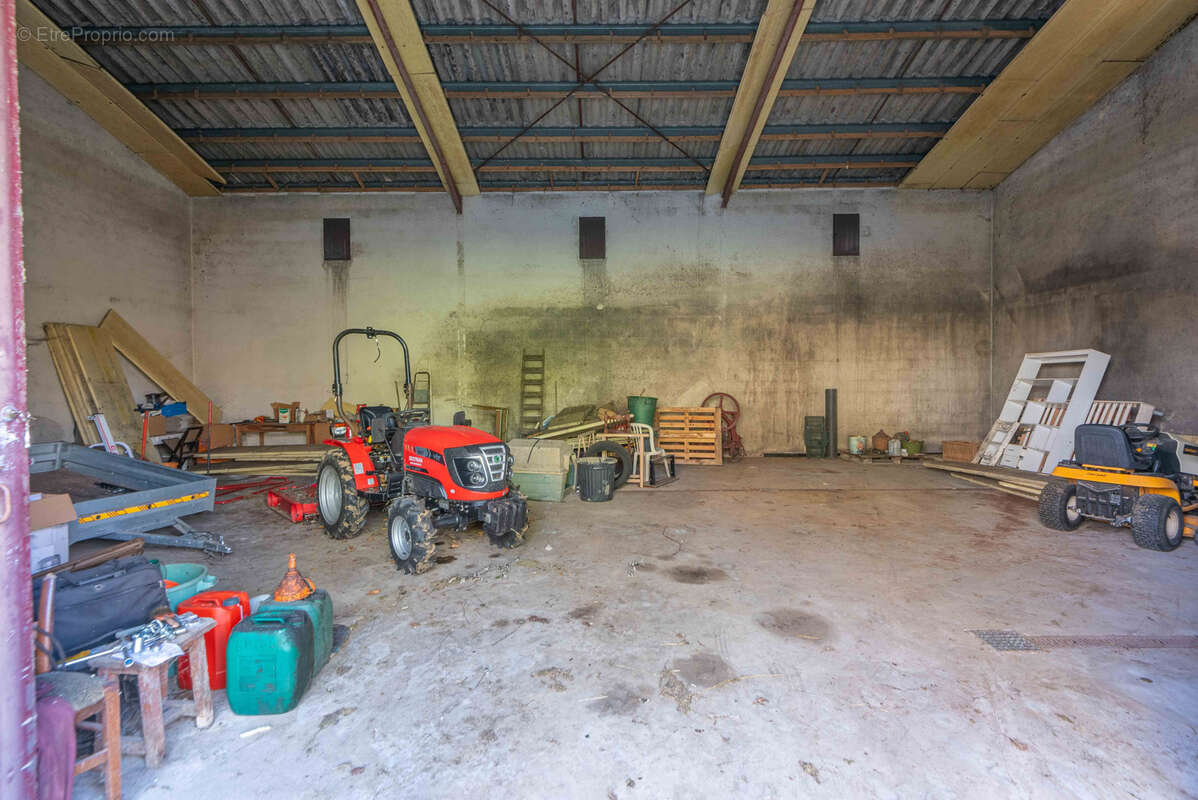 Proche commerces - maison 5 chambres - 250 m2 - sur 7.55 ha - photo 15