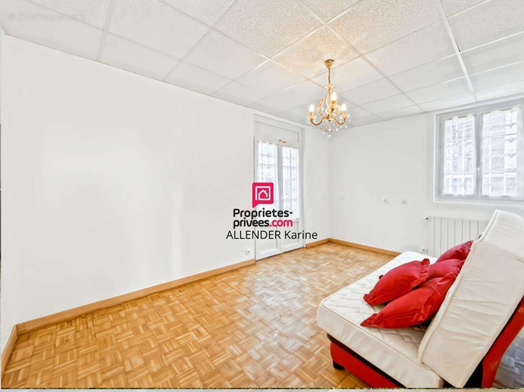 Maison à VILLENEUVE-L'ARCHEVEQUE