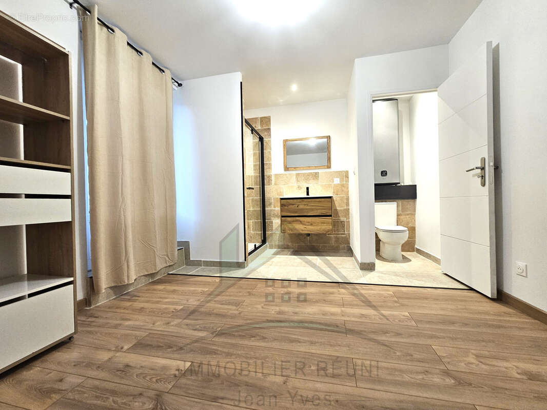 Appartement à SAINT-MITRE-LES-REMPARTS